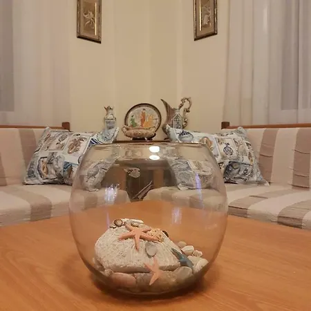 In Paralia Ofrynio Orfánion
