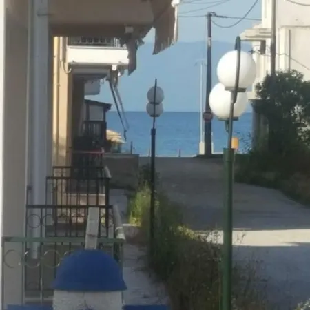 In Paralia Ofrynio * Orfánion